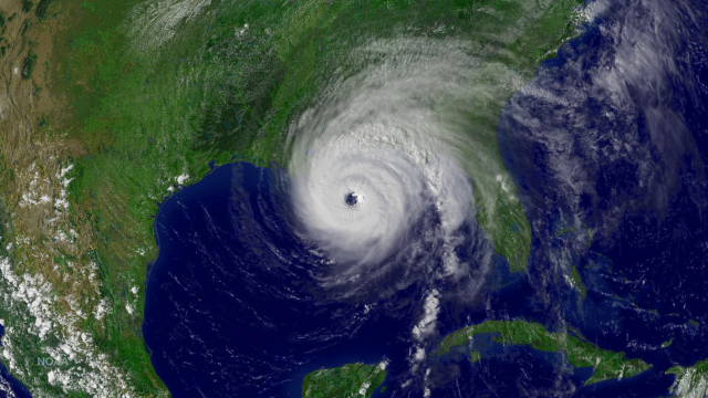 Hurricane Ivan strikes the Gulf Coast
